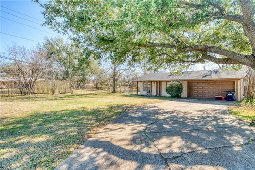 1106 Taurus Cir, College Station, TX, 77840-4347 | Card Image