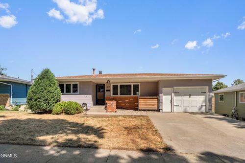 1817 Marian Dr, Bismarck, ND, 58501-1552 | Card Image
