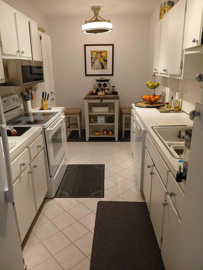 APT-715 - 4001 Hillcrest Dr, Condo with 1 bedrooms, 2 bathrooms and null parking in Hollywood FL | Image 12