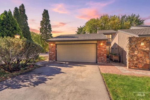 7255 W Cascade Dr, Boise, ID, 83704-8635 | Card Image