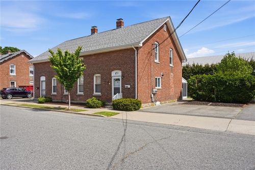 17 Victory St, Cumberland, RI, 02864-5320 | Card Image