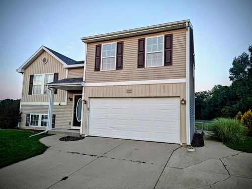 11707 Bear Mdws, Alto, MI, 49302-9085 | Card Image