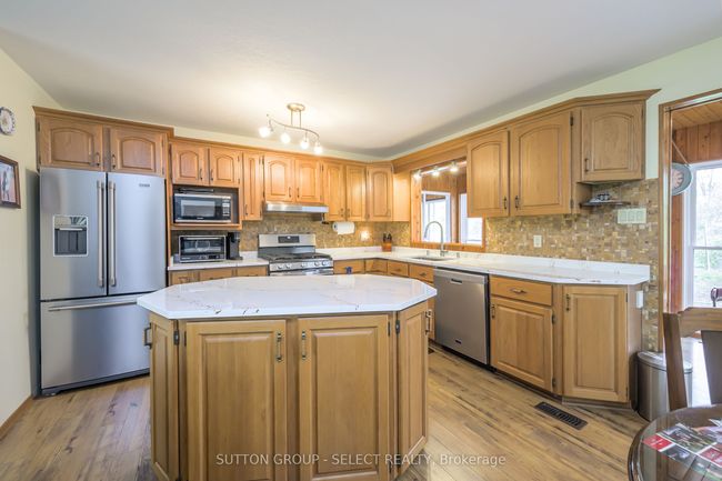8444 Lazy Lane, House other with 3 bedrooms, 2 bathrooms and 8 parking in Thedford ON | Image 9