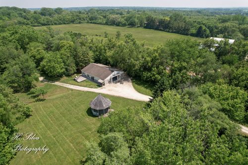 8106 Maple St, MARENGO, IL, 60152-9389 | Card Image