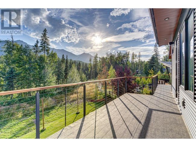 4 Sunset Lane, House other with 6 bedrooms, 6 bathrooms and 3 parking in Fernie BC | Image 34
