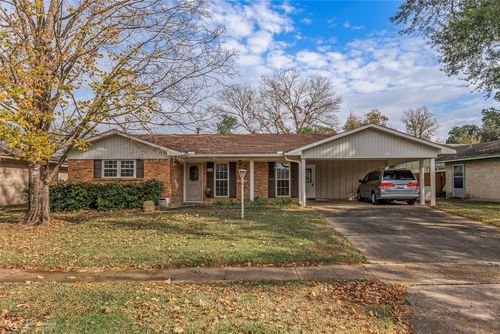 1811 Venus Dr, Bossier City, LA, 71112-4347 | Card Image