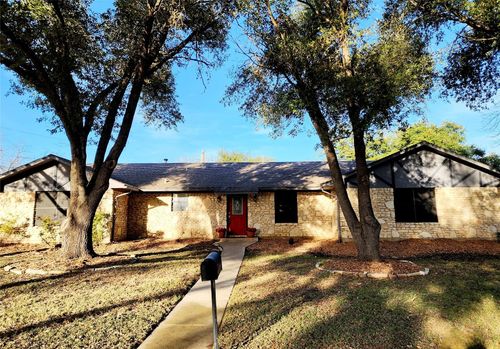 2000 Donna Dr, Taylor, TX, 76574-1708 | Card Image