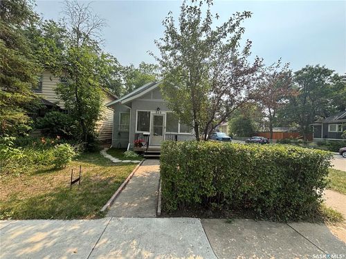 223 31st St W, Saskatoon, SK, S7L0P6 | Card Image