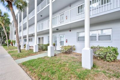 6 - 2450 Canadian Way, Condo with 2 bedrooms, 2 bathrooms and null parking in Clearwater FL | Image 1