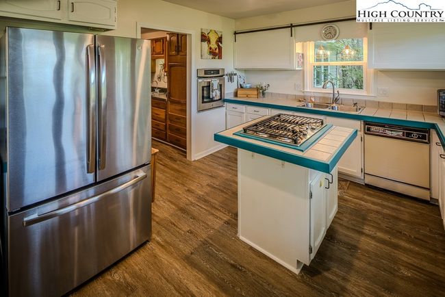 492 Skyland View Dr, House other with 3 bedrooms, 2 bathrooms and null parking in Blowing Rock NC | Image 18