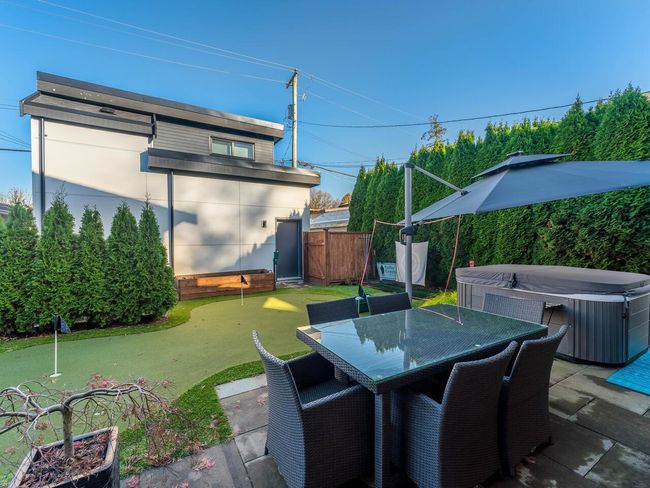 757 E 20 Th Avenue, House other with 3 bedrooms, 2 bathrooms and 2 parking in Vancouver BC | Image 26
