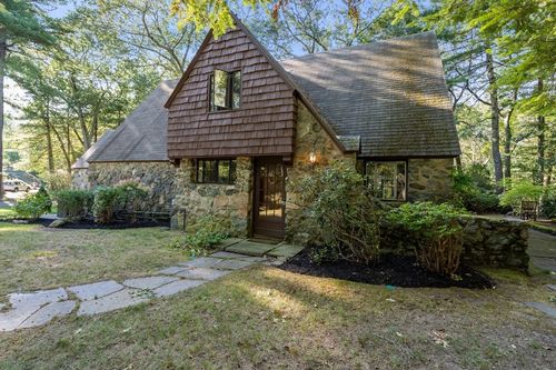 1 Aberdeen Rd, Weston, MA, 02493-1732 | Card Image