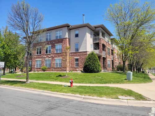 303-101 Metro Ter, Madison, WI, 53718-6427 | Card Image