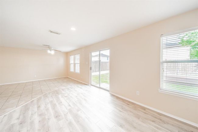 Large Dining Area | Image 5