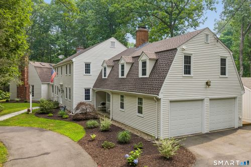 10 Metacomet Rd, Farmington, CT, 06032-1801 | Card Image