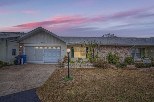 1207 Eastloch Ct, SUN CITY CENTER, FL, 33573-5809 | Card Image
