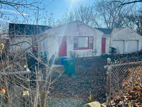 90 W Carpenter St, Attleboro, MA, 02703-7717 | Card Image