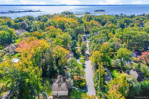 37 Barlow Ln, Rye, NY, 10580-2244 | Card Image