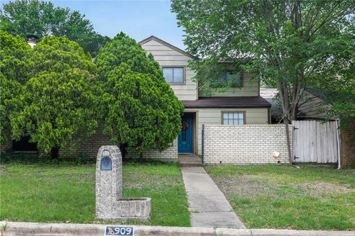 909 Westview St, Bryan, TX, 77802-1248 | Card Image