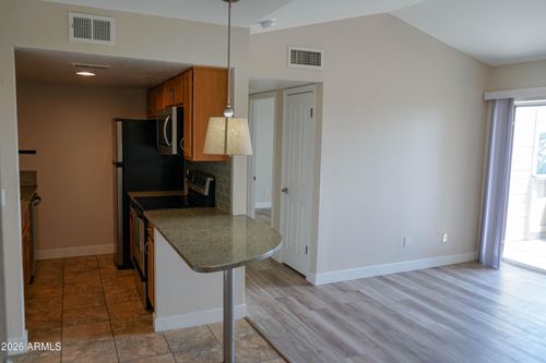 332-200 E Southern Avenue, Tempe, AZ, 85282 | Card Image