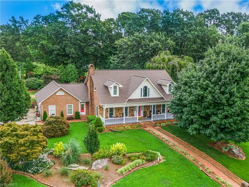 816 Wood Dale Dr, Kernersville, NC, 27284-7684 | Card Image