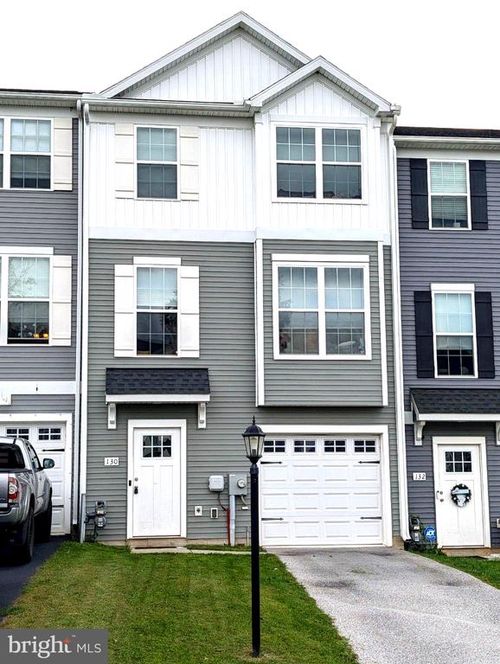 130 Overlook Dr, HANOVER, PA, 17331-8180 | Card Image