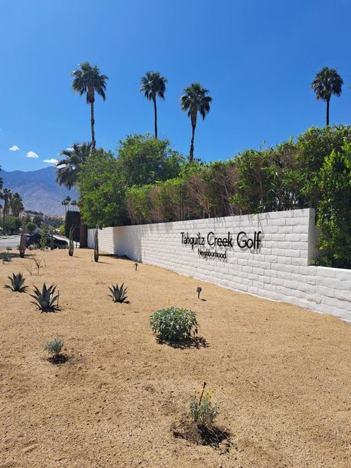 2445 S Broadmoor Dr, Palm Springs, CA, 92264-5915 | Card Image