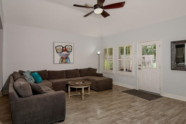 27519 Rebecca Field Ln, House other with 4 bedrooms, 2 bathrooms and 2 parking in Spring TX | Image 6
