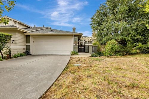 111 Cliff Swallow Ct, Brisbane, CA, 94005-1242 | Card Image