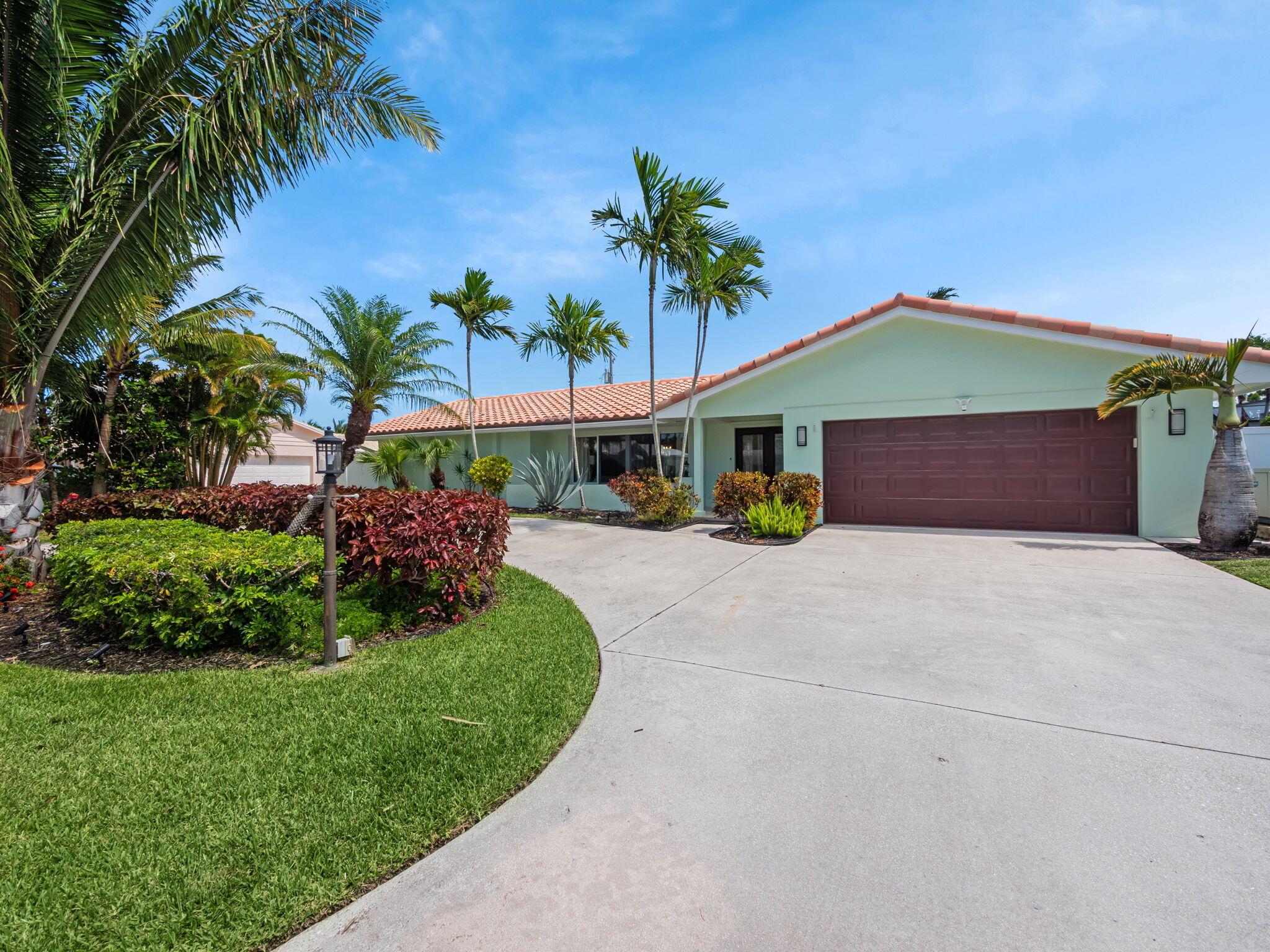 Dolphin Rd, Riviera Beach, FL 33404