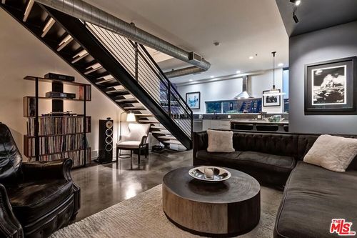 apt-104-1137 Hacienda Pl, West Hollywood, CA, 90069-2792 | Card Image