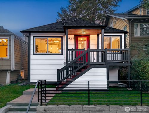 1927 42nd Ave Sw, Seattle, WA, 98116-2004 | Card Image