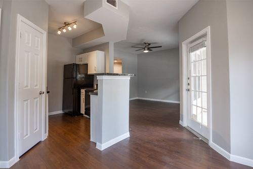 apt-312-2320 Gracy Farms Ln, Austin, TX, 78758-2303 | Card Image