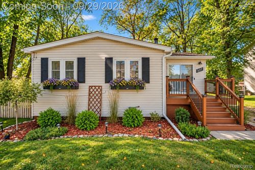 327 Orion Ter, Lake Orion, MI, 48362-3665 | Card Image