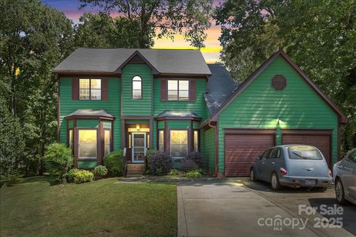 705 Wild Oak Ct, Charlotte, NC, 28216-2610 | Card Image