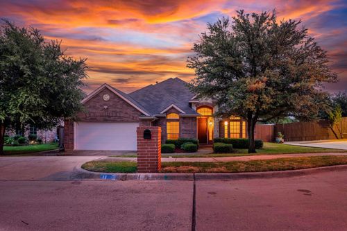 11 Beechcreek Dr, Edgecliff Village, TX, 76134-3424 | Card Image
