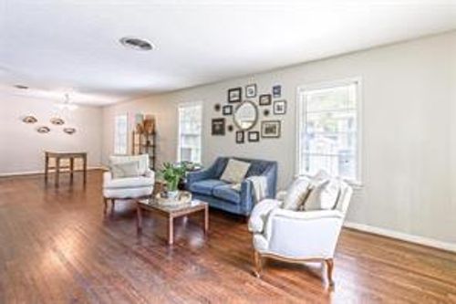 1107 Worthshire St, Houston, TX, 77008-6440 | Card Image