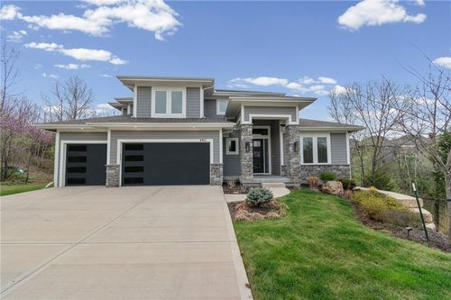 4911 Haskins St, Shawnee, KS, 66216-1618 | Card Image