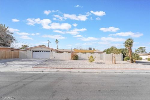 3829 Delaware Ln, Las Vegas, NV, 89169-3348 | Card Image