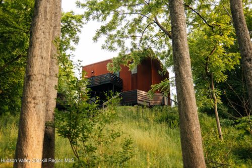 402 Washington St, Hudson, NY, 12534-1714 | Card Image