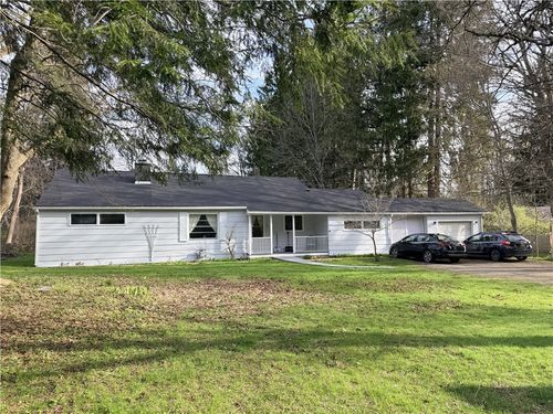 82 W University St, Alfred, NY, 14802-1135 | Card Image