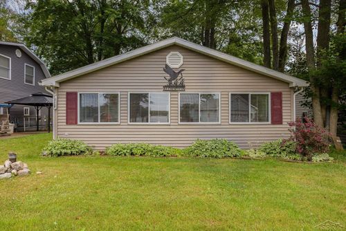 1326 Arbor Dr, Lake, MI, 48632-8957 | Card Image