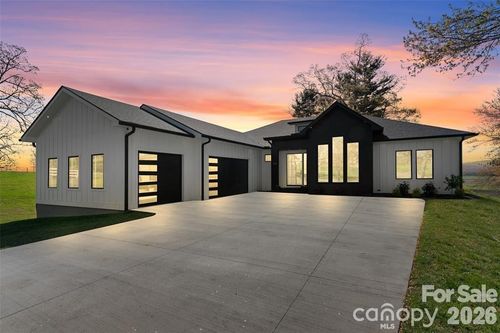 503 Nesbitt Dr, Mills River, NC, 28759-0055 | Card Image