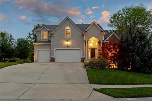 14961 S Glen Eyrie St, Olathe, KS, 66061-8519 | Card Image