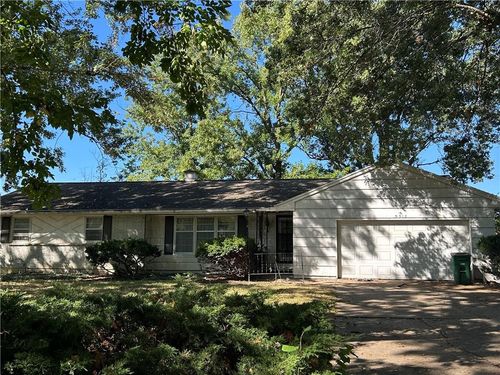 9312 Mohawk Ln, Leawood, KS, 66206-2023 | Card Image