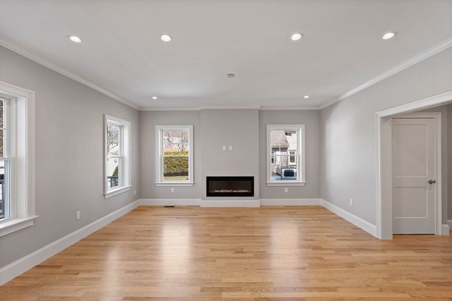 17 - 17 Monroe St, House attached with 3 bedrooms, 3 bathrooms and 4 parking in Norwood MA | Image 10