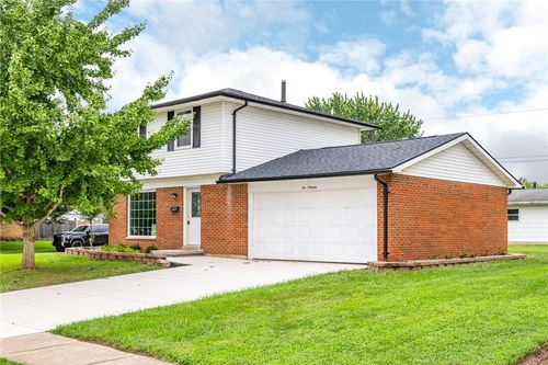 1013 W Lake Ave, New Carlisle, OH, 45344-1567 | Card Image