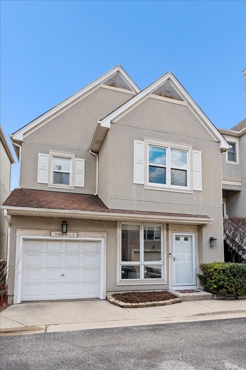 apt-i-1802 Diversey Pkwy, Chicago, IL, 60614-1058 | Card Image