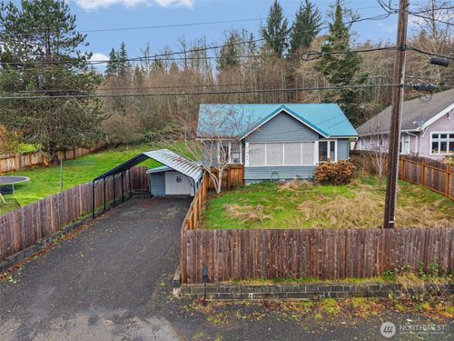 610 Barnhart St, Raymond, WA, 98577-3504 | Card Image