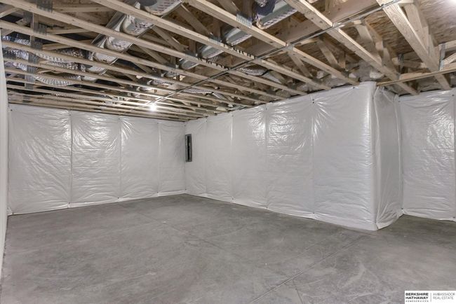 5513 N 191 St St, House other with 4 bedrooms, 3 bathrooms and 3 parking in Elkhorn NE | Image 57